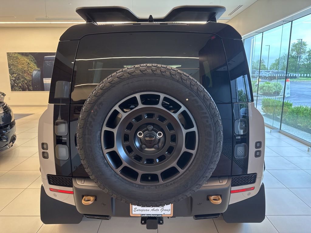 New 2026 Land Rover Defender 110 OCTA AWD/4WD image 3