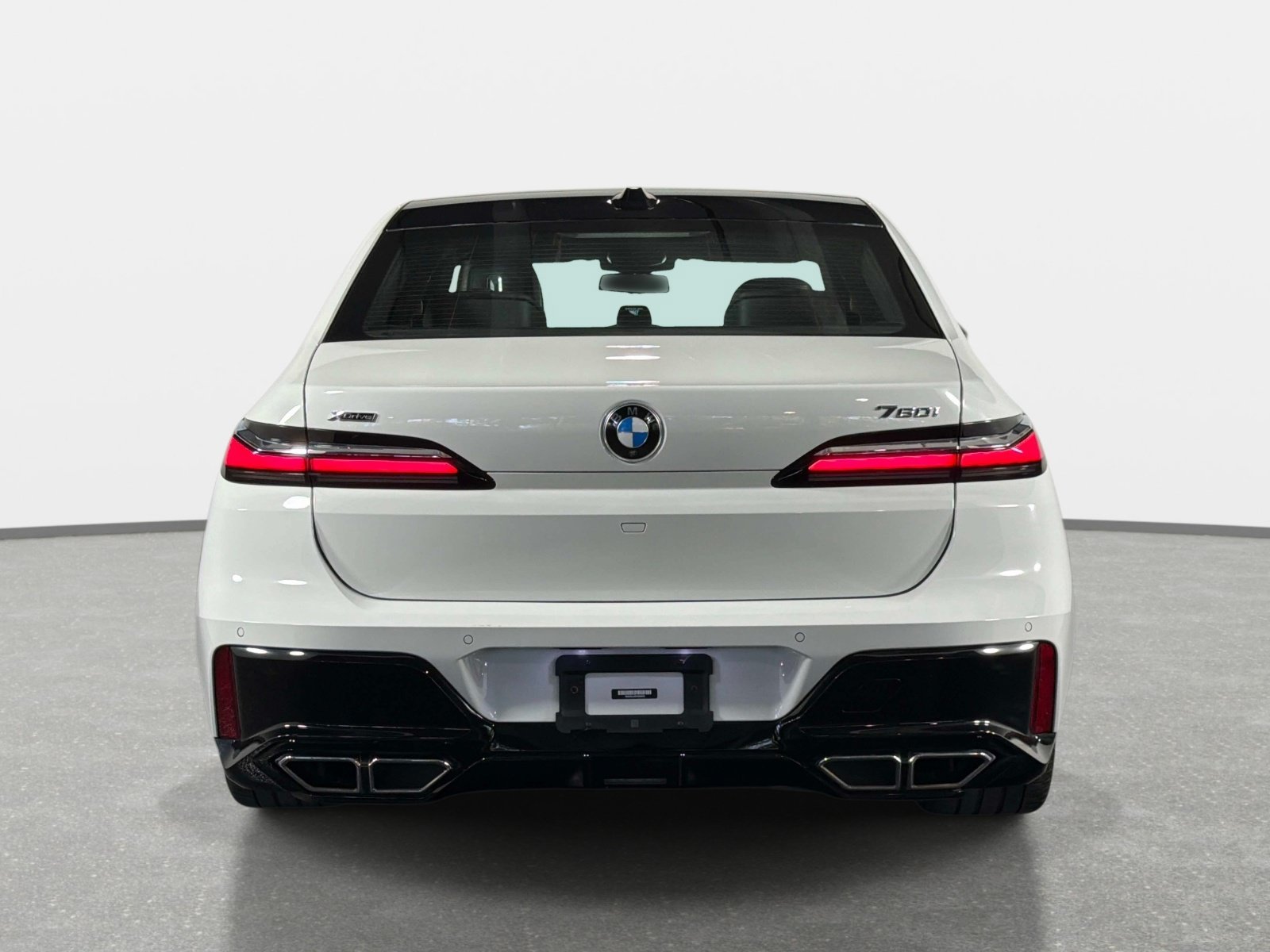 Used 2023 BMW 760i xDrive AWD/4WD image 4