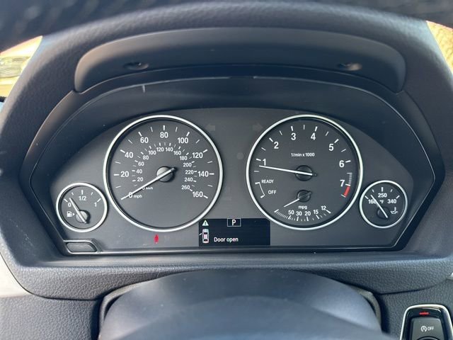 Used 2017 BMW 320i xDrive Sedan image 12