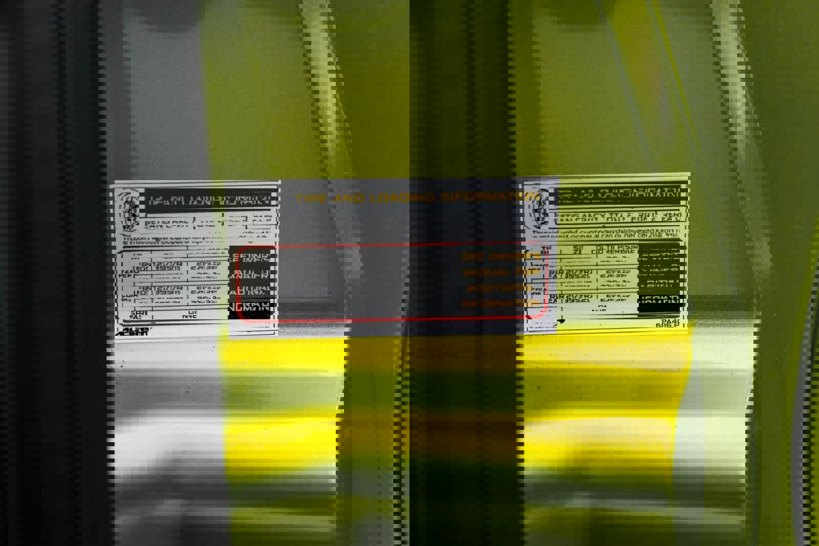 Used 2025 McLaren Artura Spider image 26