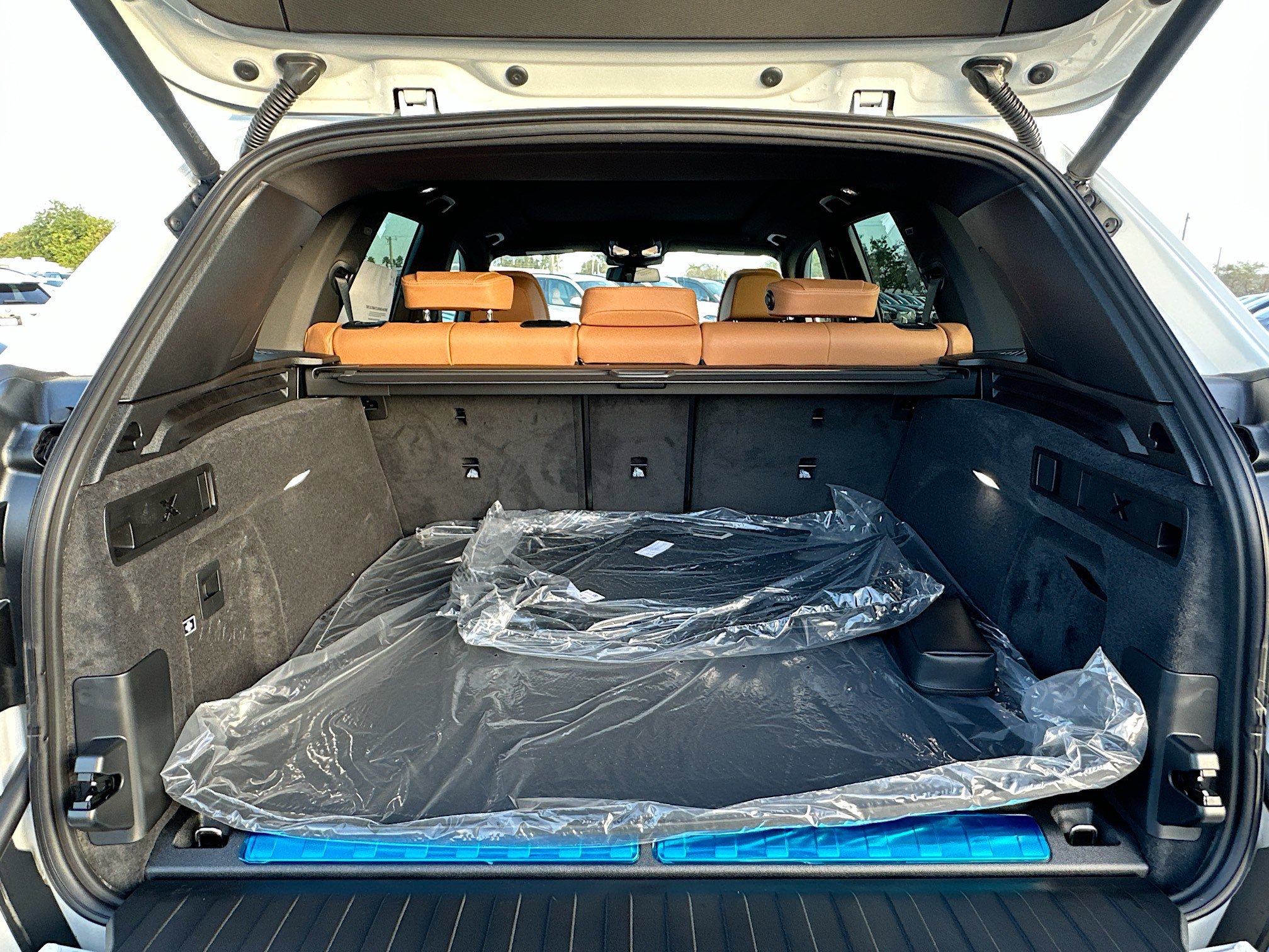 New 2026 BMW X5 xDrive50e w/ Climate Comfort Package image 21