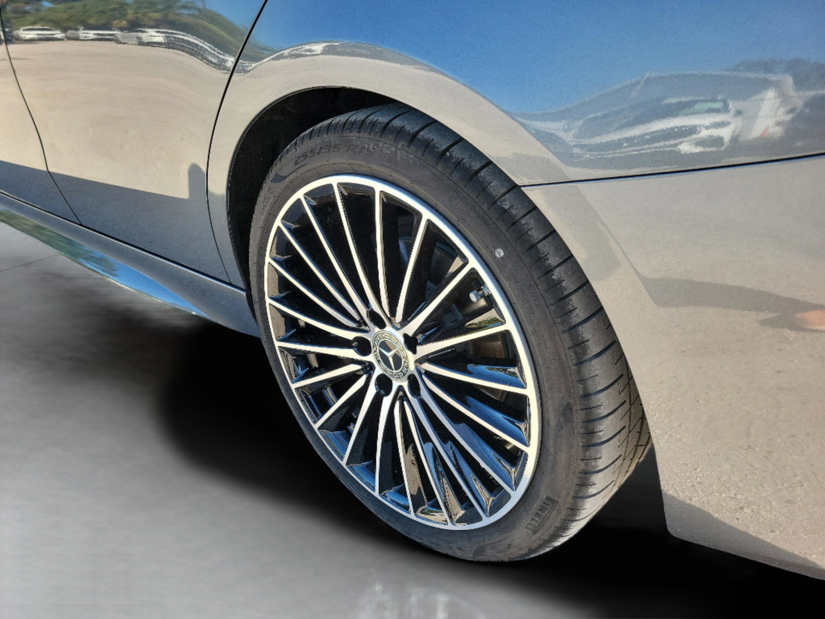 Used 2025 Mercedes-Benz C 300 Sedan image 33