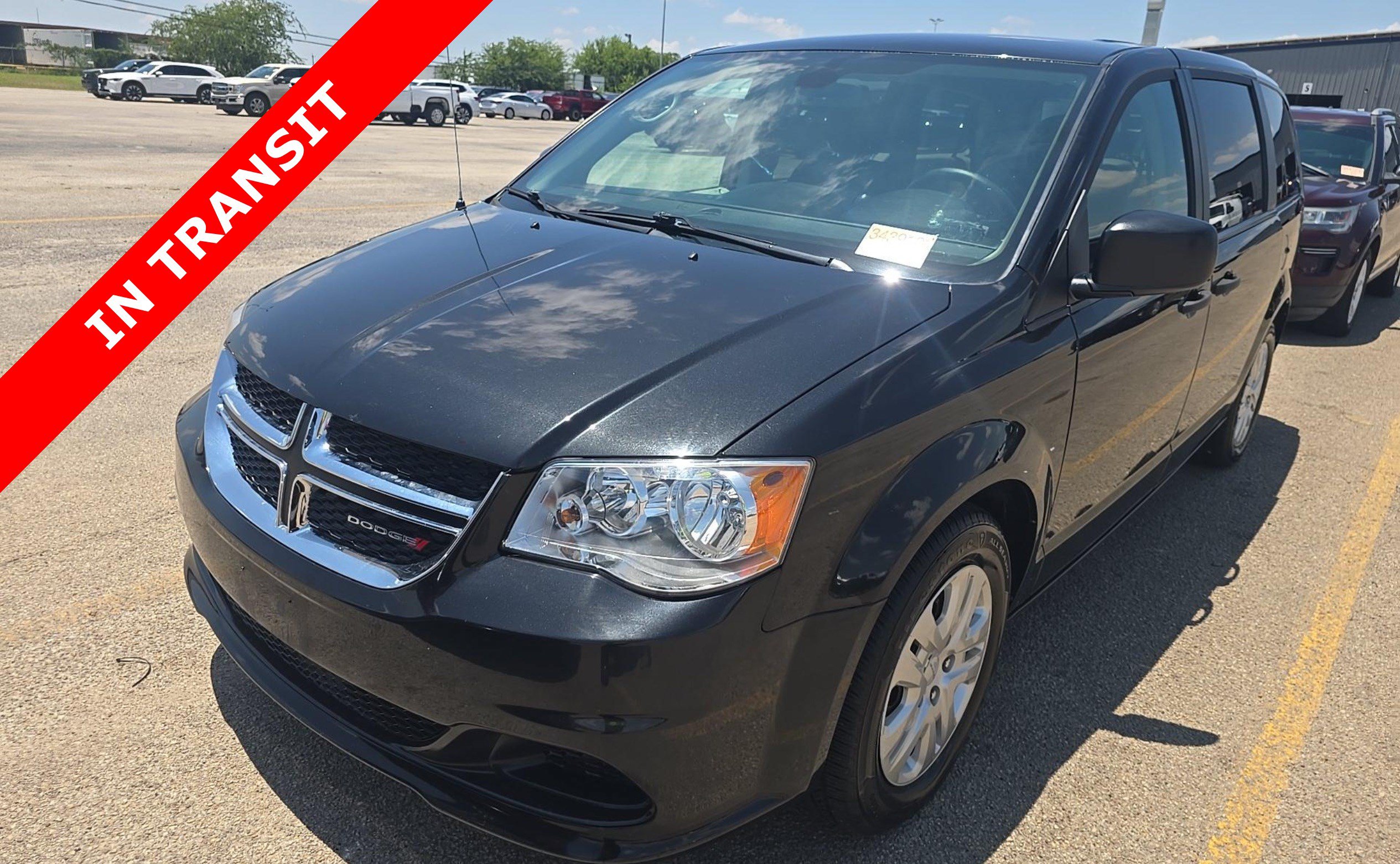 Used 2019 Dodge Grand Caravan SE FWD image 1