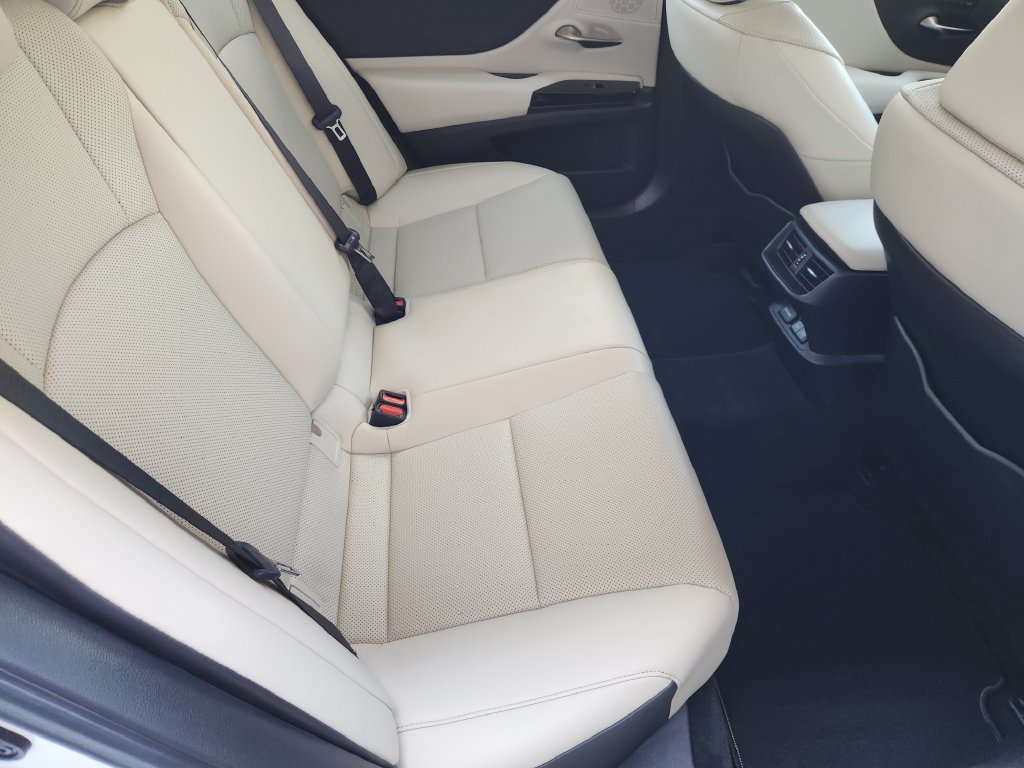 Certified 2025 Lexus ES 350 w/ Premium Package FWD image 31
