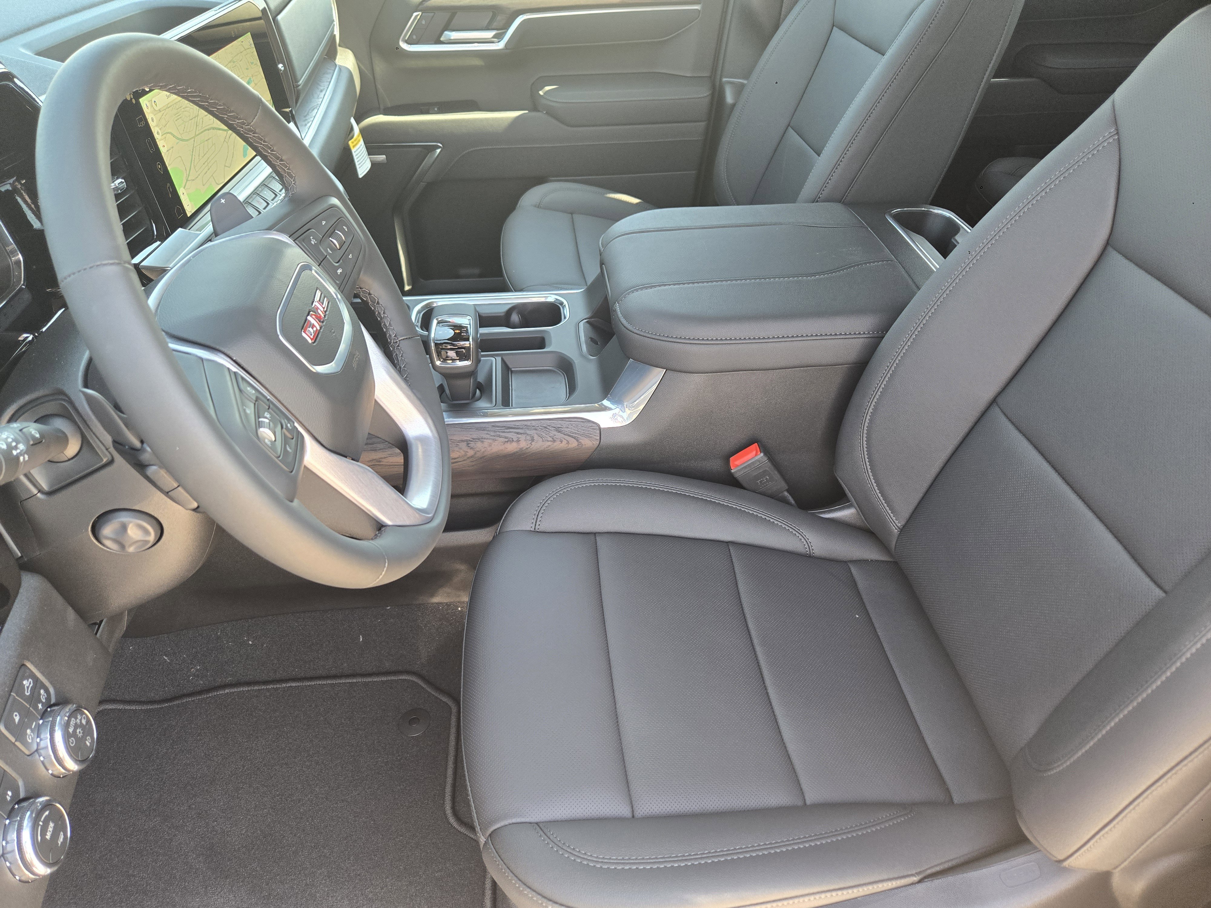 New 2026 GMC Sierra 1500 SLT image 10