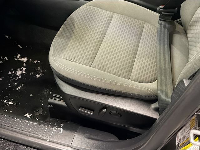 Used 2020 Ford Escape SE image 18