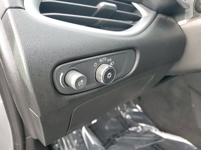 Used 2024 Chevrolet Malibu LT image 11