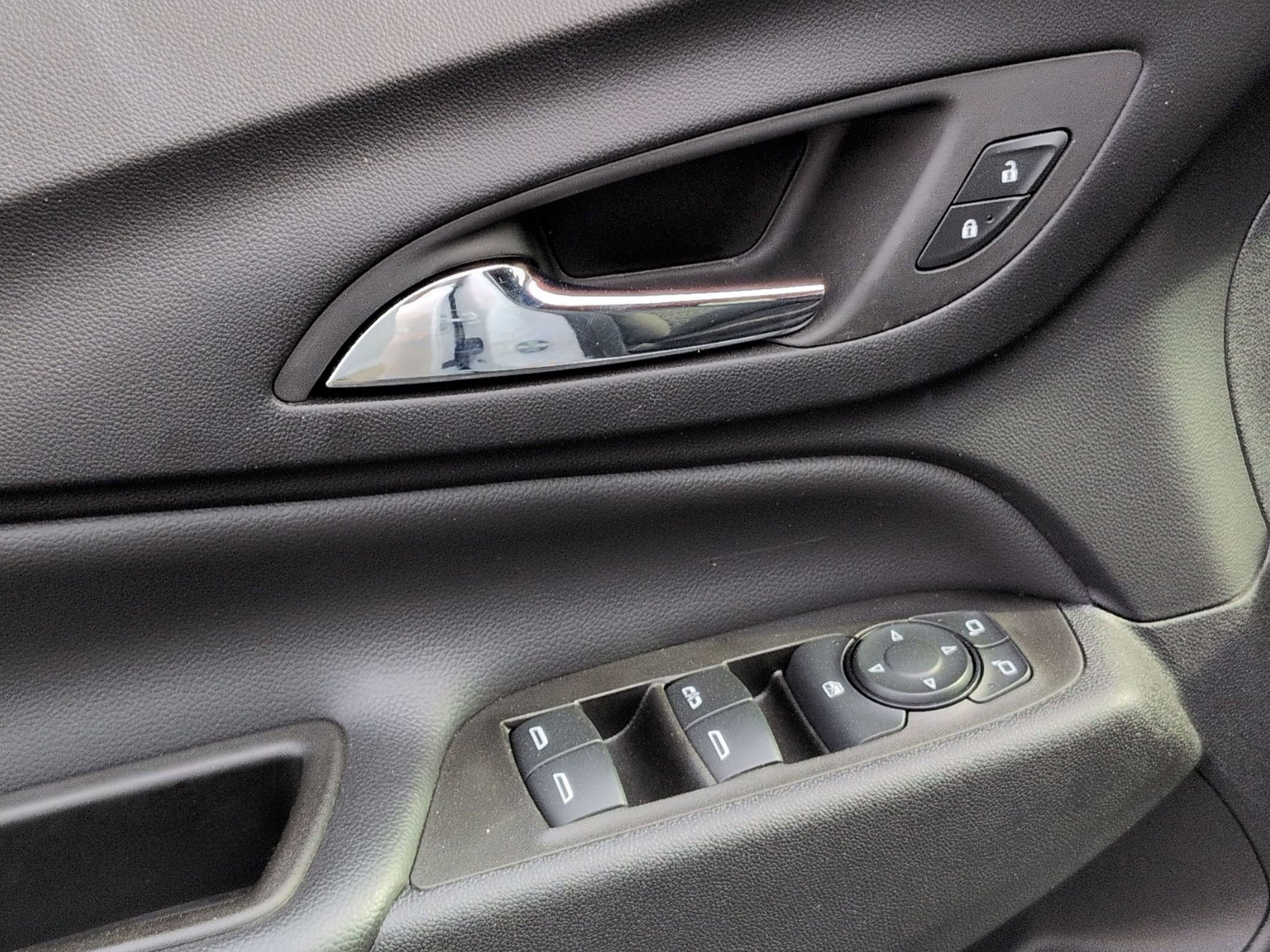 Used 2023 Chevrolet Equinox LT image 15