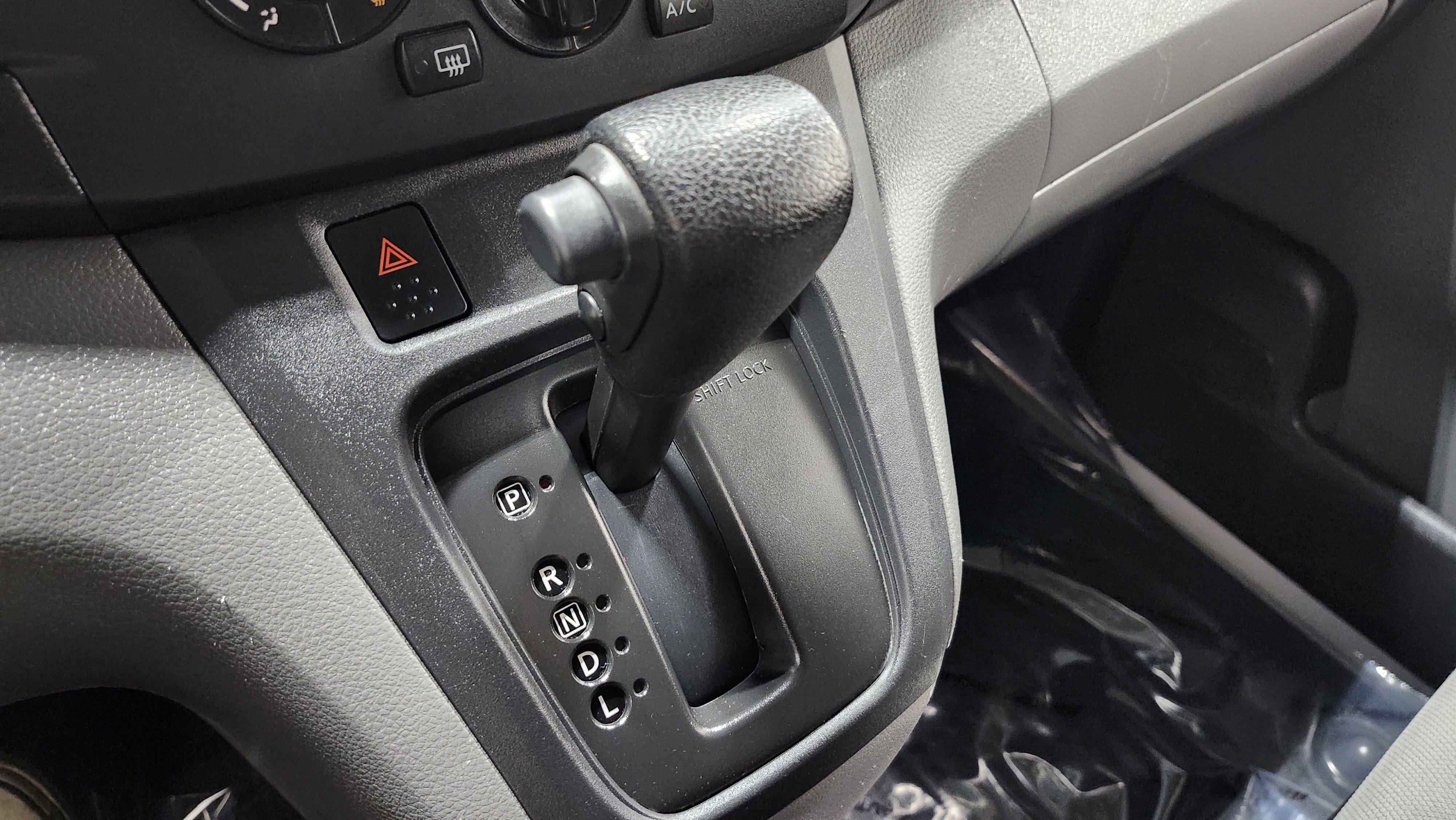 Used 2021 Nissan NV200 S w/ Back Door Glass Package image 7