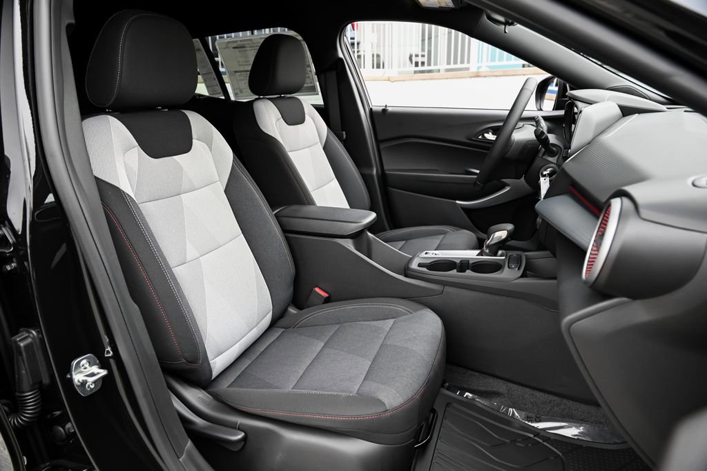 New 2026 Chevrolet Trax RS w/ Driver Confidence Package FWD image 33