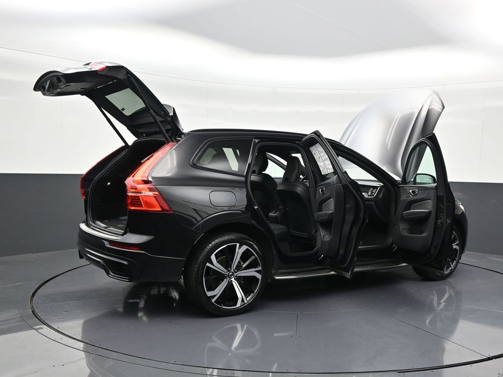 Certified 2022 Volvo XC60 B5 R-Design w/ Advanced Package AWD/4WD image 37