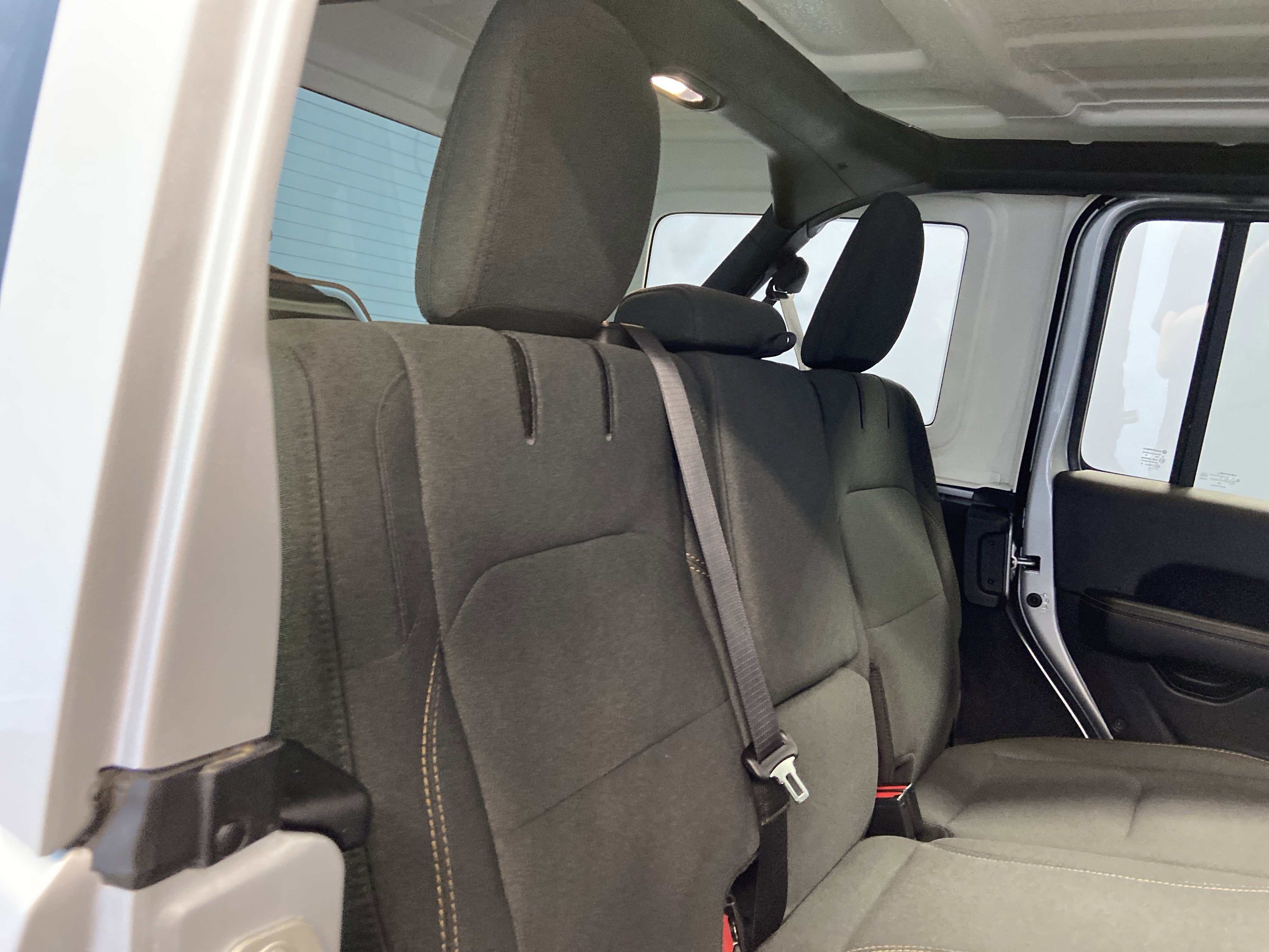 Used 2024 Jeep Wrangler Sahara image 39