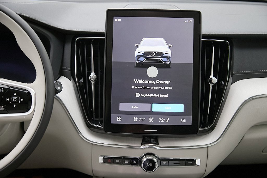 New 2026 Volvo XC60 B5 Ultra w/ Climate Package image 22