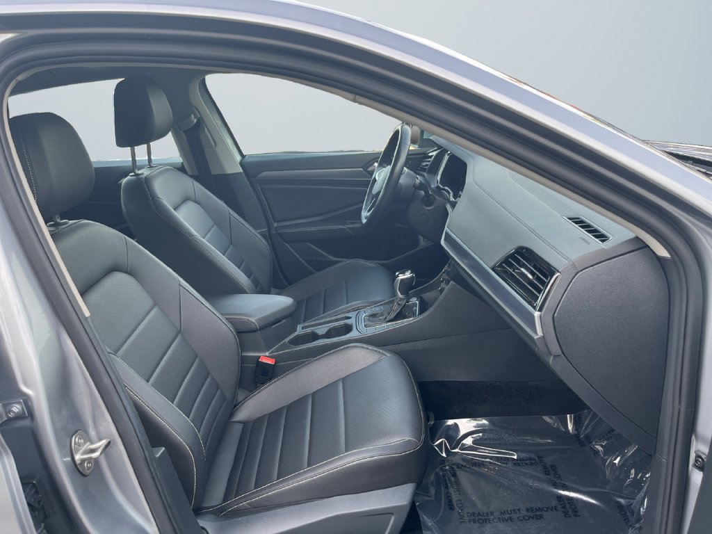 Used 2024 Volkswagen Jetta SE FWD image 15