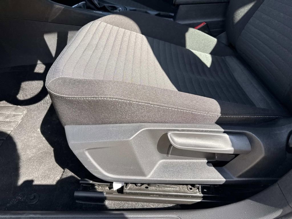 Used 2025 Volkswagen Jetta S image 19