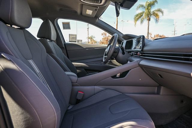 Certified 2025 Hyundai Elantra Sport w/ Cargo Package image 20