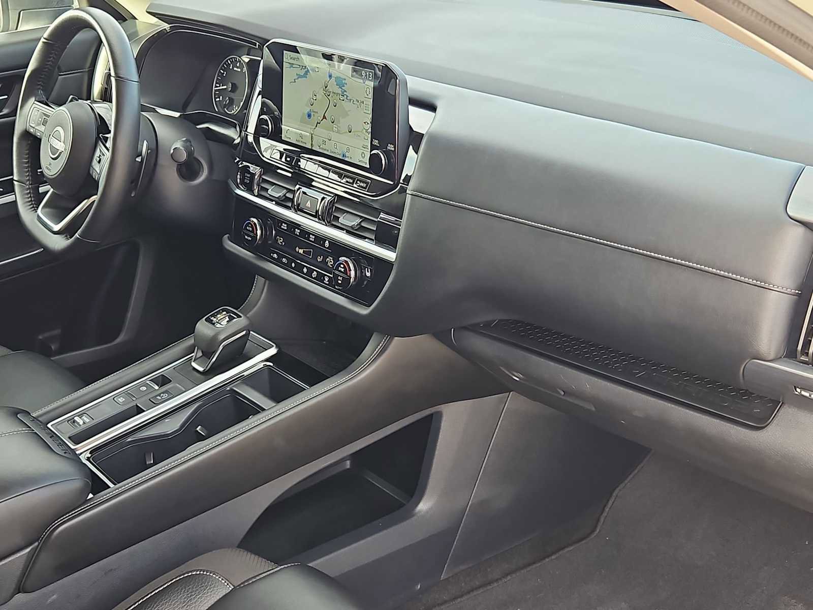 Used 2025 Nissan Pathfinder SL image 28