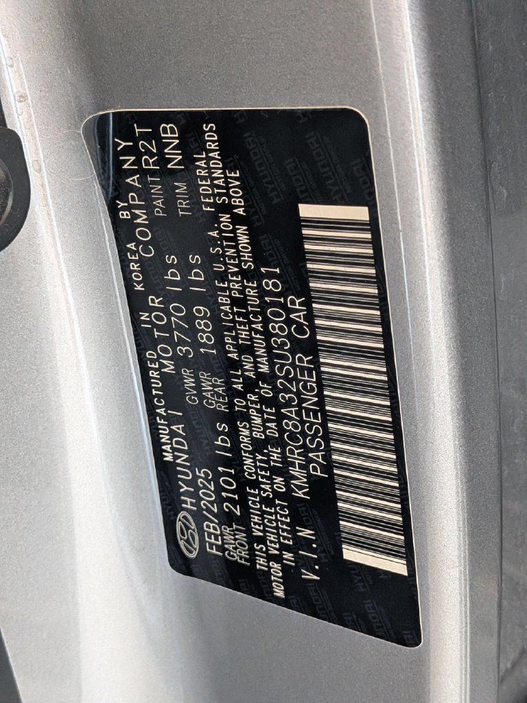 Used 2025 Hyundai Venue SEL FWD image 32