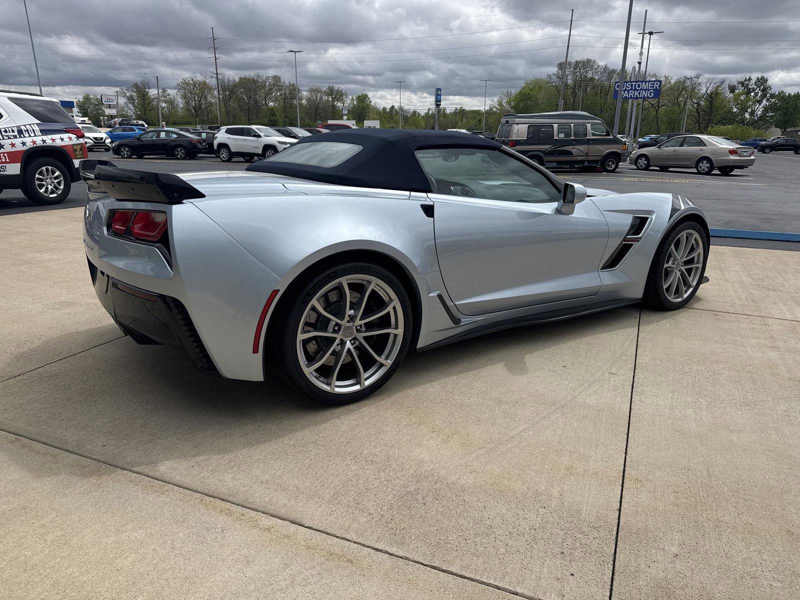 Used 2017 Chevrolet Corvette Grand Sport RWD image 2