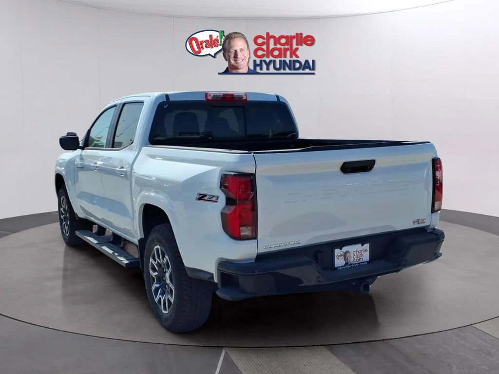 Used 2024 Chevrolet Colorado Z71 w/ Z71 Convenience Package 2 AWD/4WD image 3
