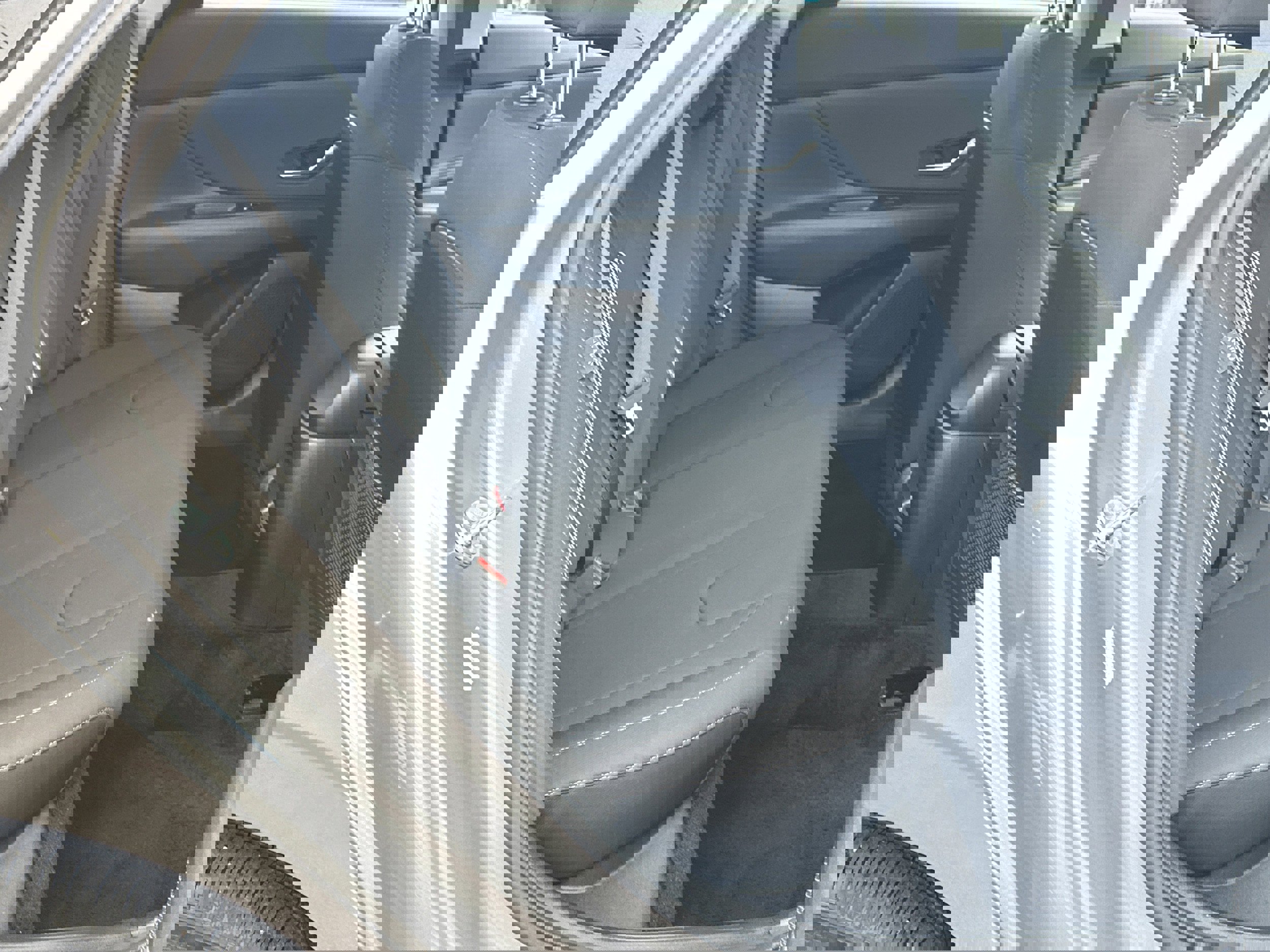 Used 2025 Hyundai Elantra SEL image 15