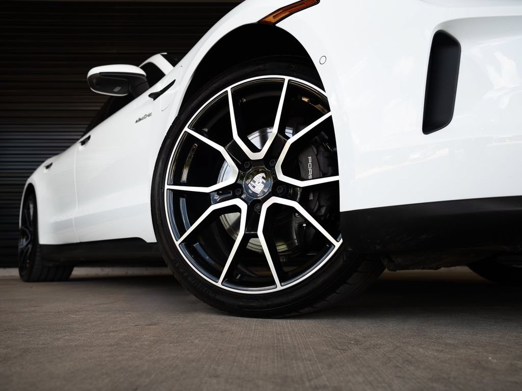 Certified 2025 Porsche Taycan RWD image 12