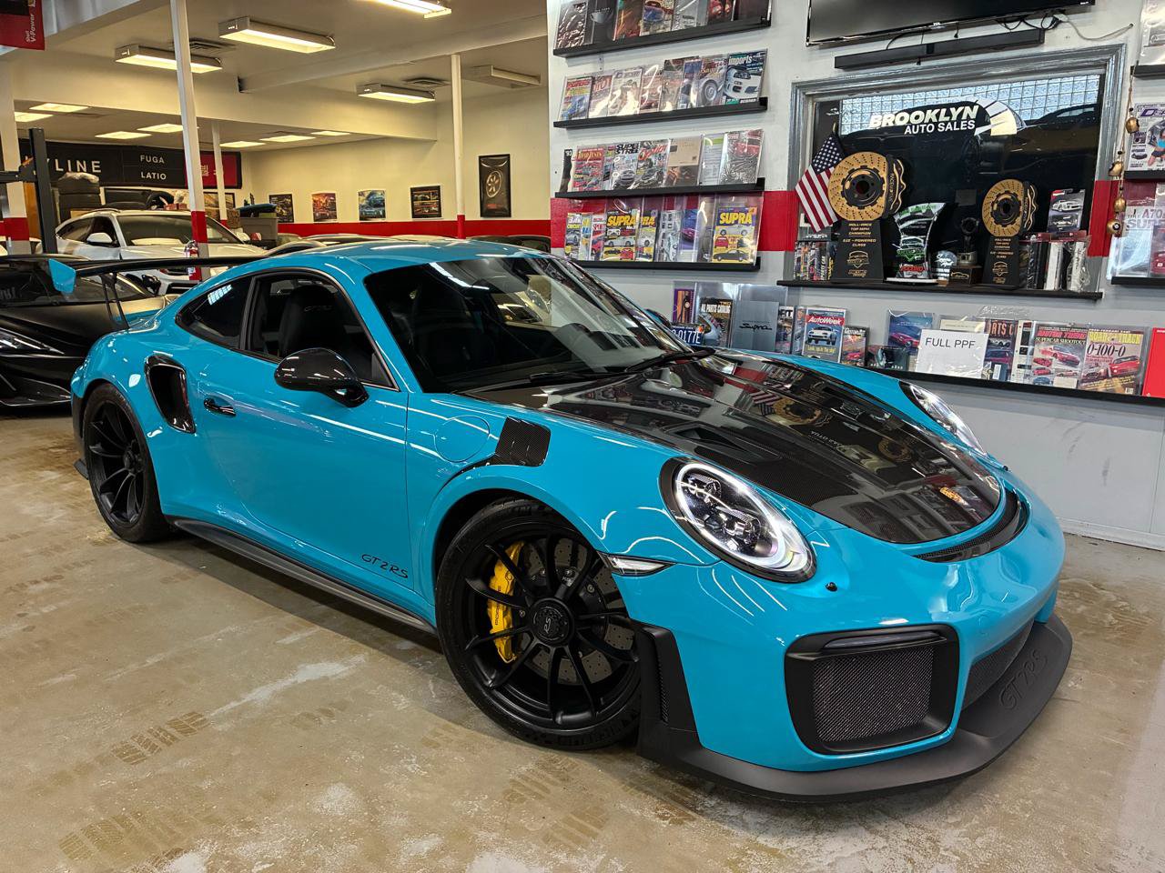 Used 2018 Porsche 911 GT2 RS RWD image 2