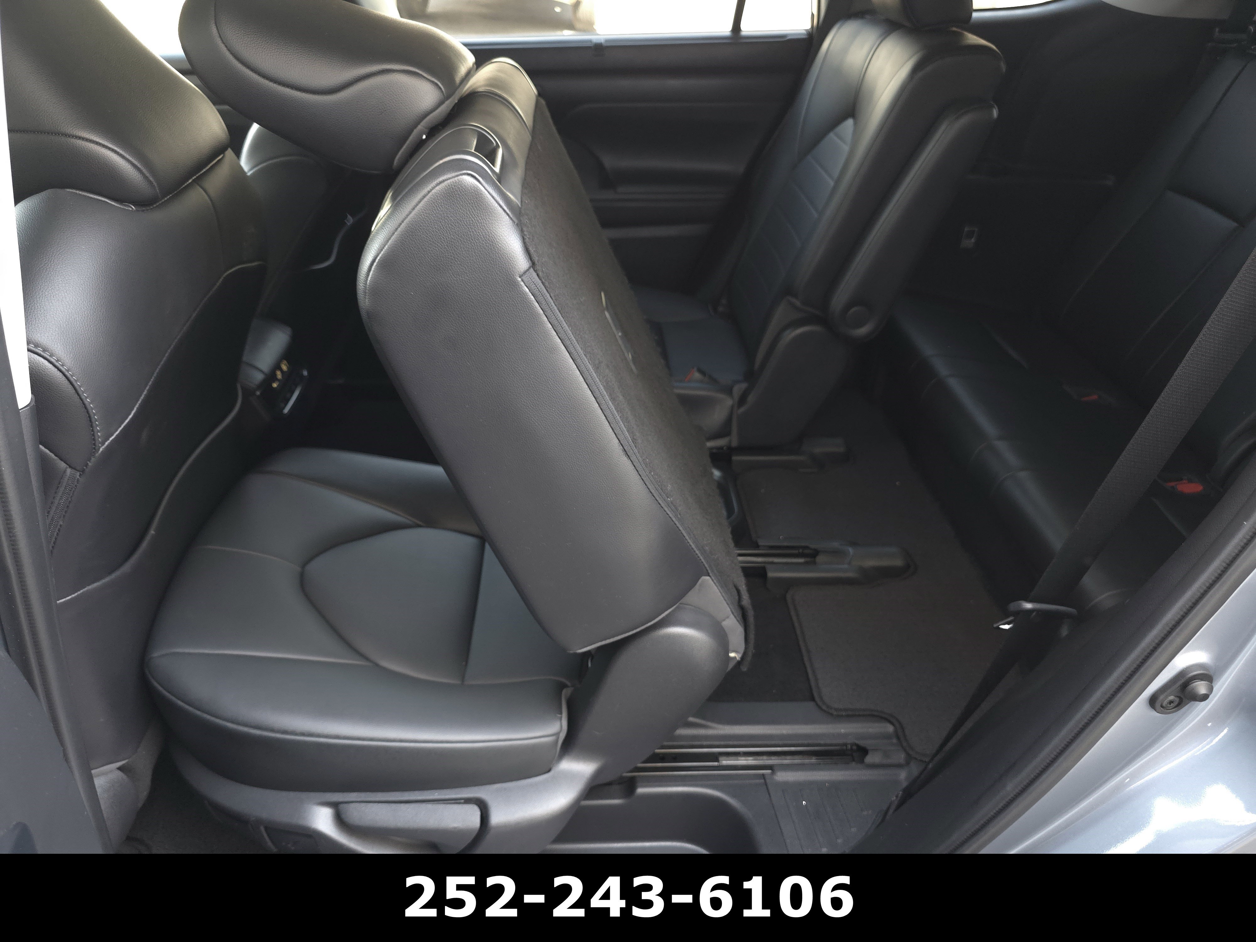 Used 2021 Toyota Highlander XLE image 32