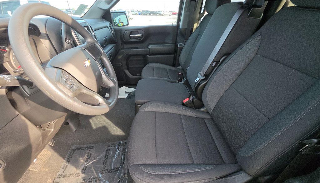 Used 2026 Chevrolet Silverado 1500 Custom w/ Turbomax Blackout Package RWD image 9