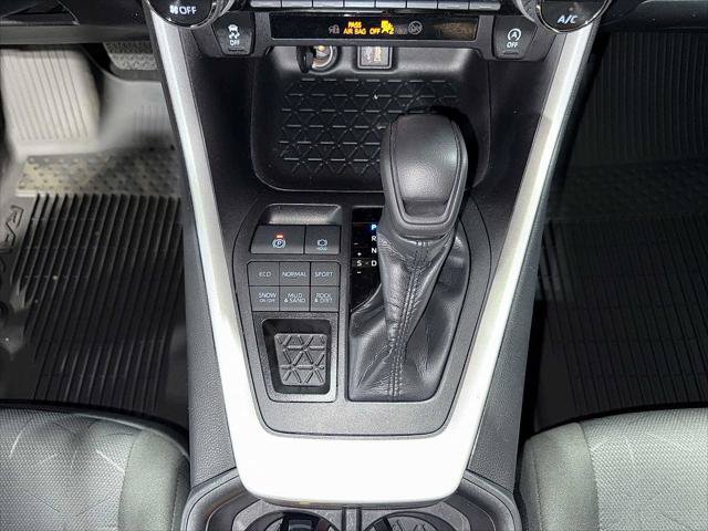 Certified 2025 Toyota RAV4 XLE AWD/4WD image 30