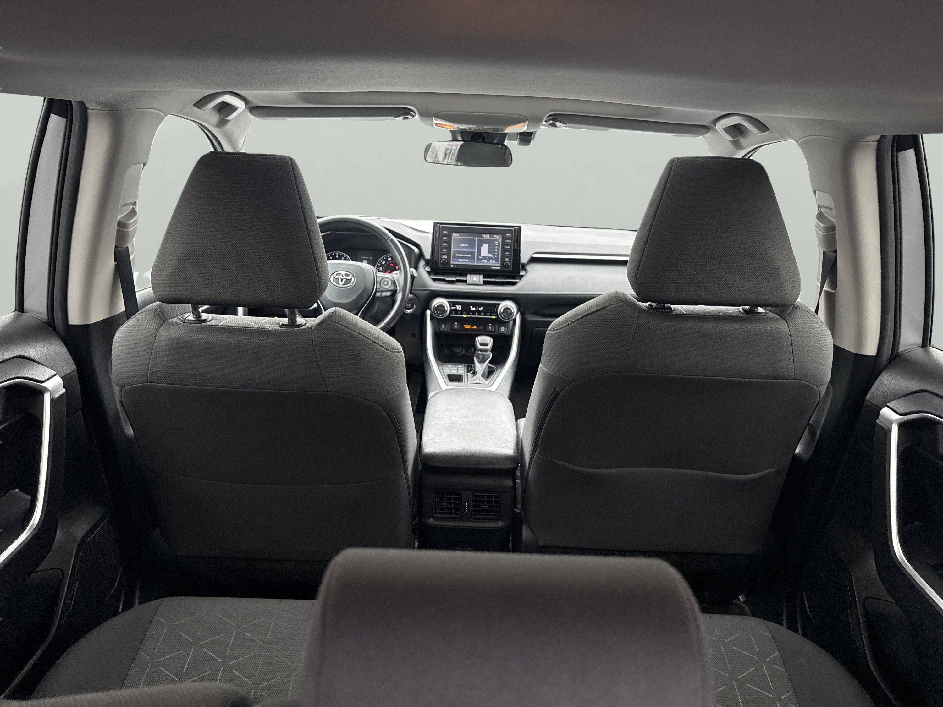 Used 2020 Toyota RAV4 XLE w/ Convenience Package image 10