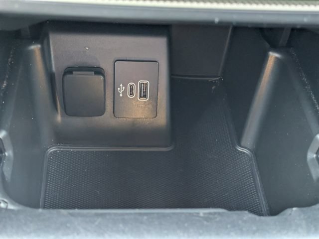 Used 2025 Ford Explorer Active RWD image 27