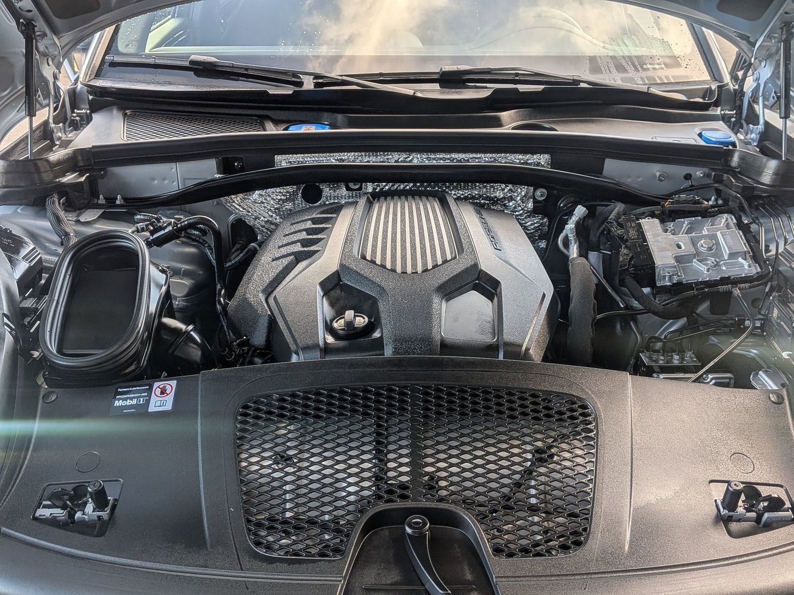 Certified 2026 Porsche Macan image 29