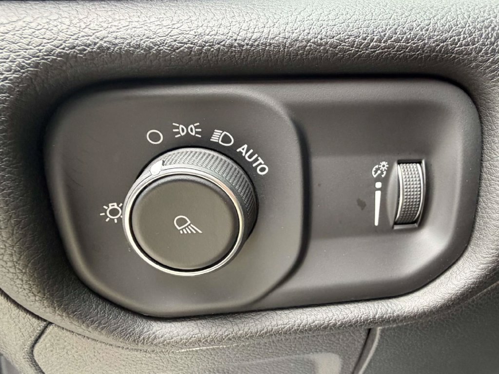 Used 2024 RAM 1500 Laramie AWD/4WD image 24