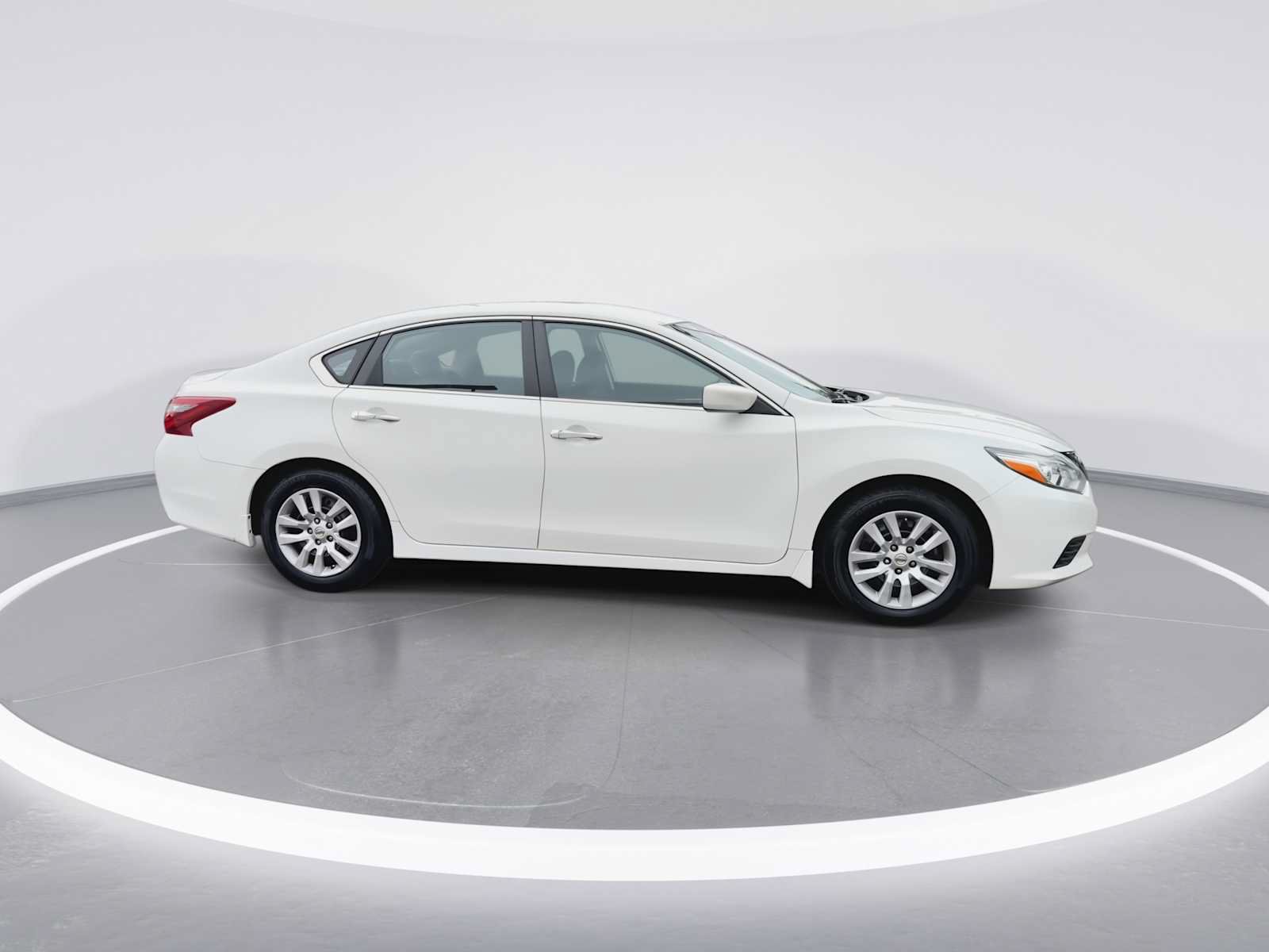 Used 2018 Nissan Altima 2.5 S w/ S Convenience Package FWD image 9