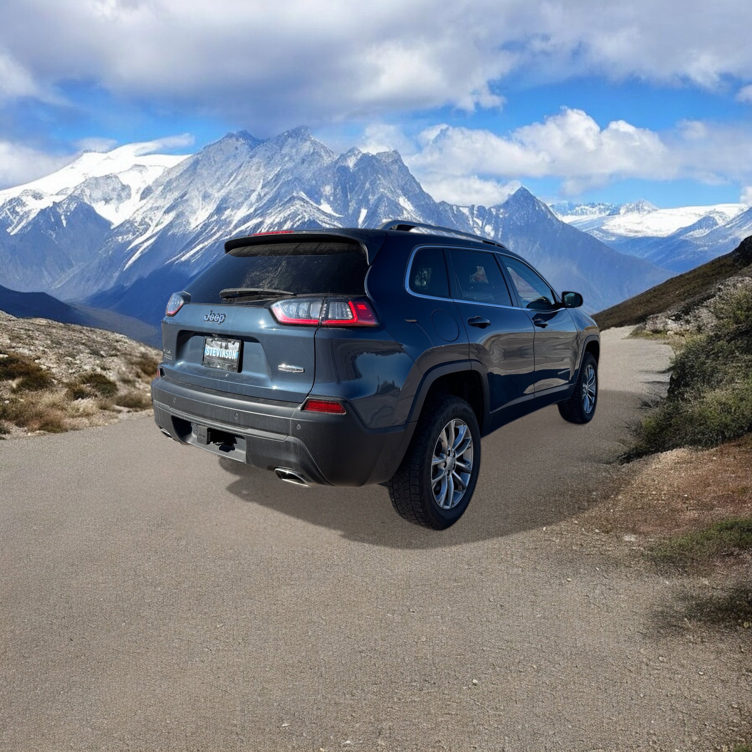 Used 2021 Jeep Cherokee Latitude Lux w/ Trailer Tow Group image 5