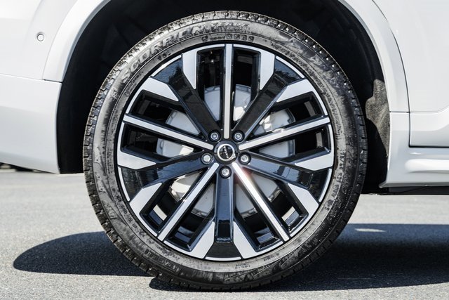 New 2026 Volvo XC90 B5 Plus image 17