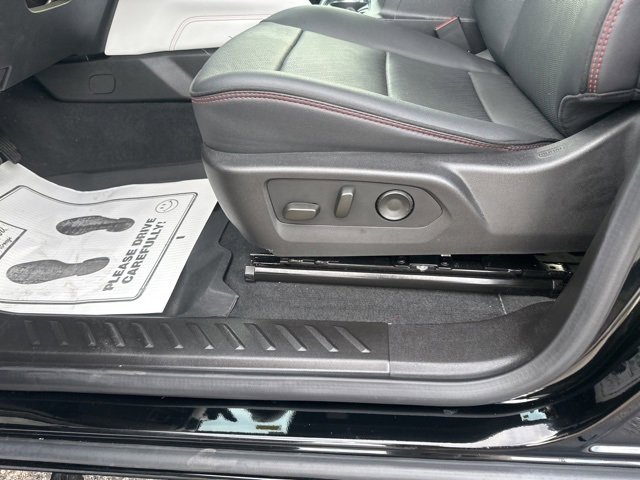 Used 2024 GMC Canyon AT4X image 17