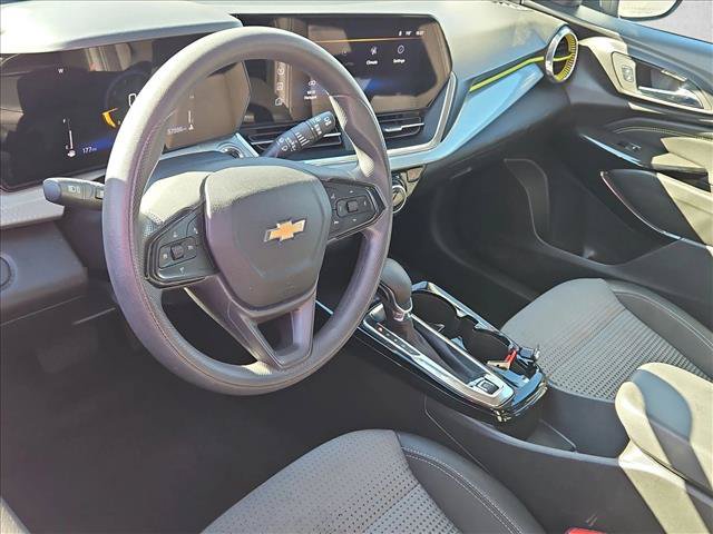 Used 2025 Chevrolet Trax LT FWD image 10