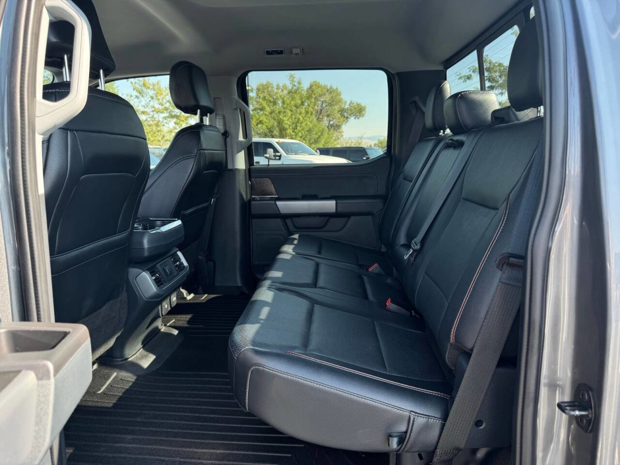 Used 2022 Ford F150 Lariat image 27