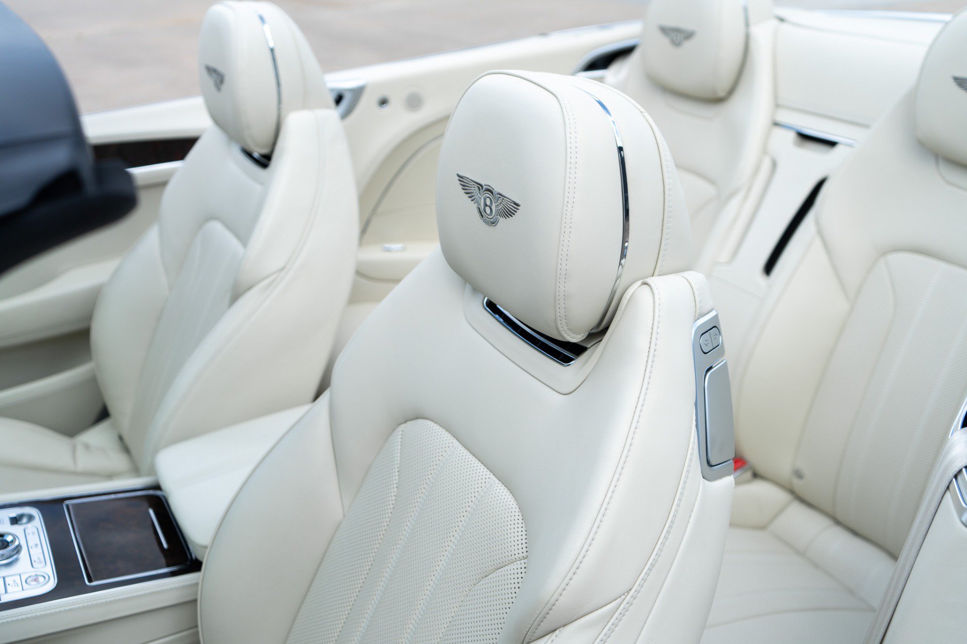 Used 2022 Bentley Continental GT AWD/4WD image 29