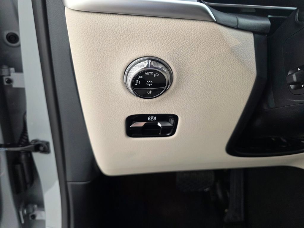 New 2026 Mercedes-Benz GLC 300 image 15