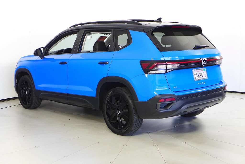 Used 2025 Volkswagen Taos SE FWD image 9