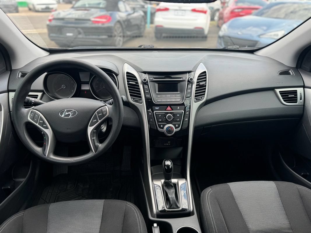 Used 2017 Hyundai Elantra GT FWD image 14