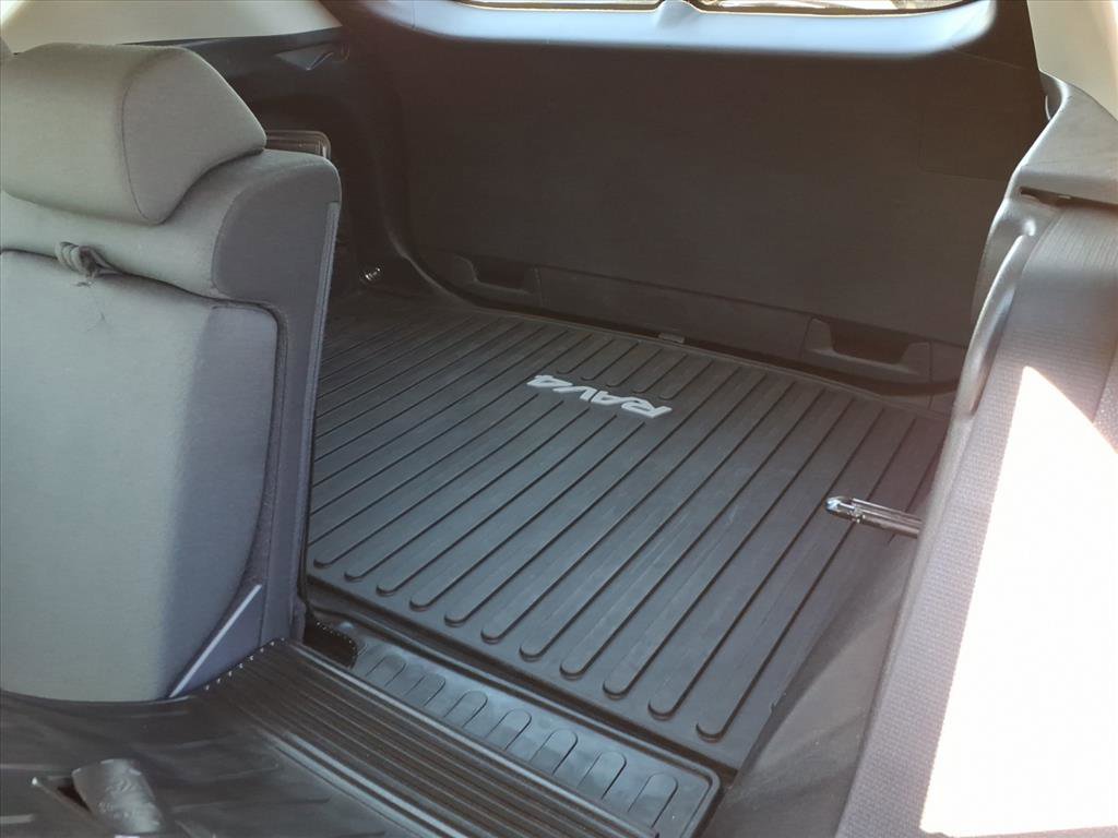 Used 2022 Toyota RAV4 XLE w/ Convenience Package AWD/4WD image 17