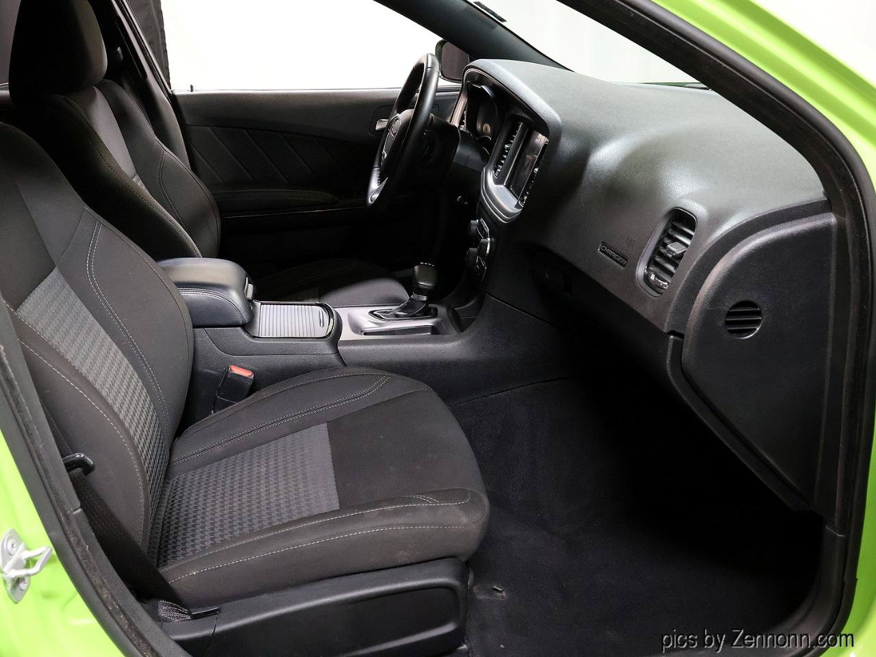 Used 2023 Dodge Charger SXT w/ Blacktop Package AWD/4WD image 35