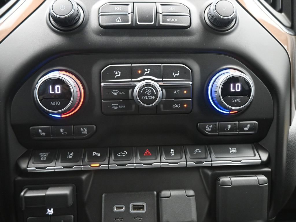 Used 2023 Chevrolet Silverado 3500 High Country image 12