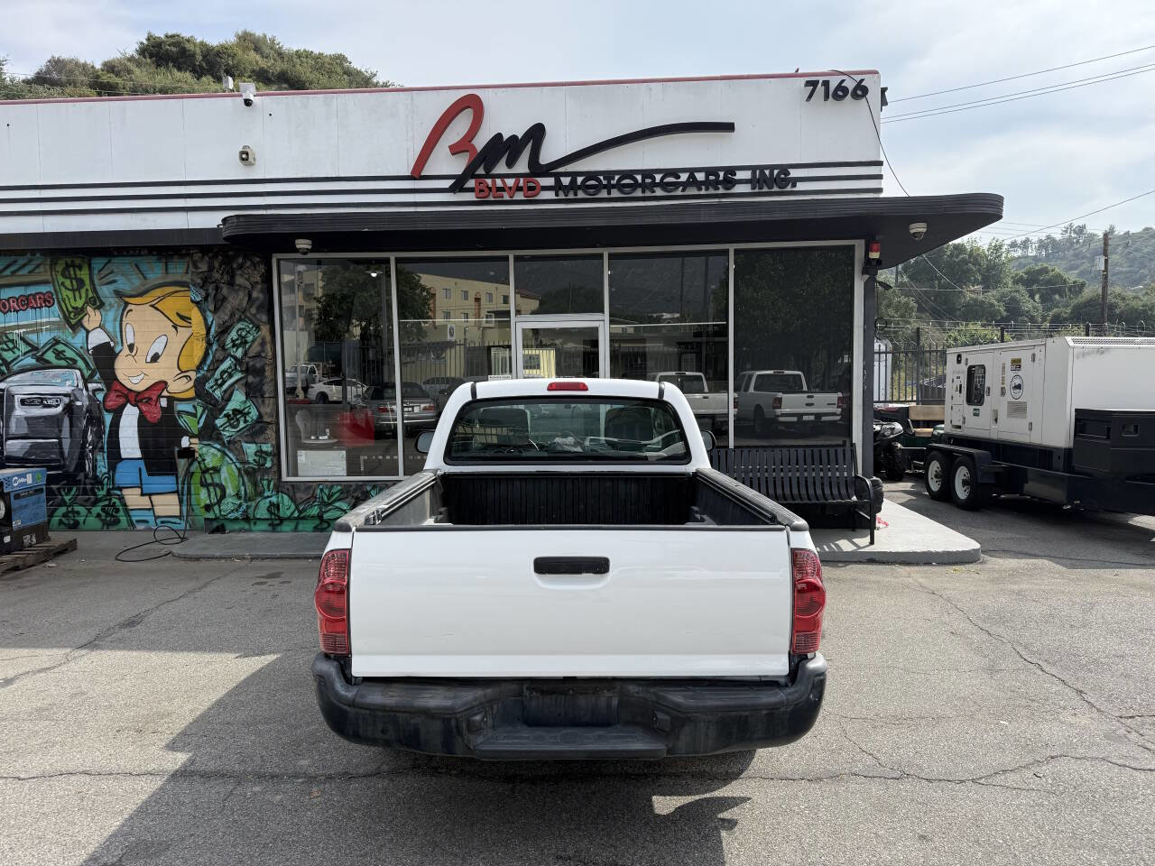 Used 2014 Toyota Tacoma 2WD Regular Cab image 3