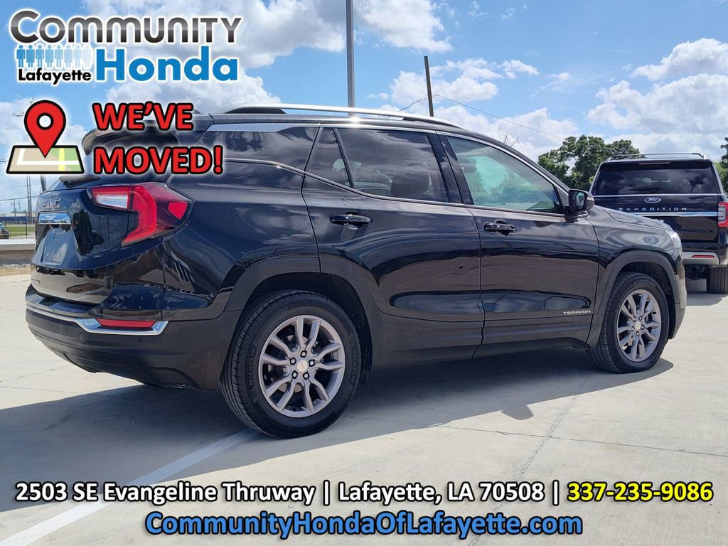 Used 2023 GMC Terrain SLT w/ LPO, Floor Liner Package FWD image 11