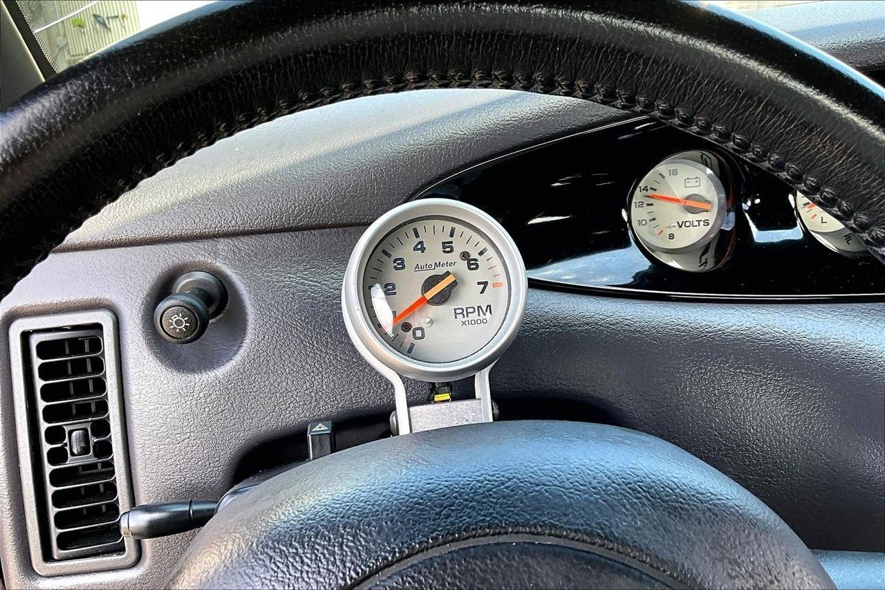 Used 2000 Plymouth Prowler RWD image 32